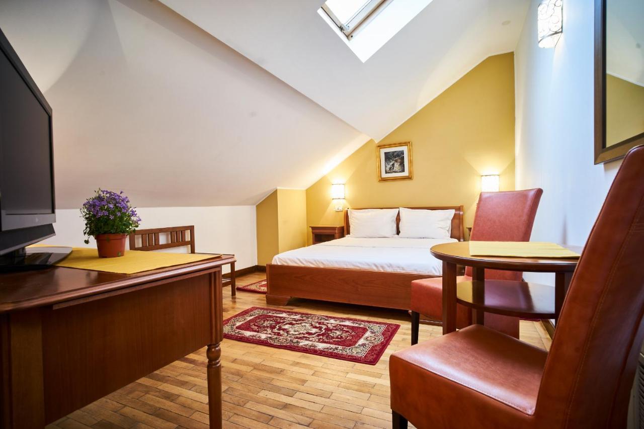 Cozy Attic Room VI ブカレスト エクステリア 写真