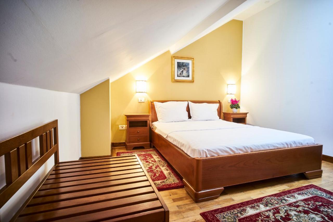 Cozy Attic Room VI ブカレスト エクステリア 写真